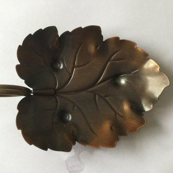 Small leaf plate ashtray home decor copper metal leaf shape finger loop handle - Picture 5 of 6